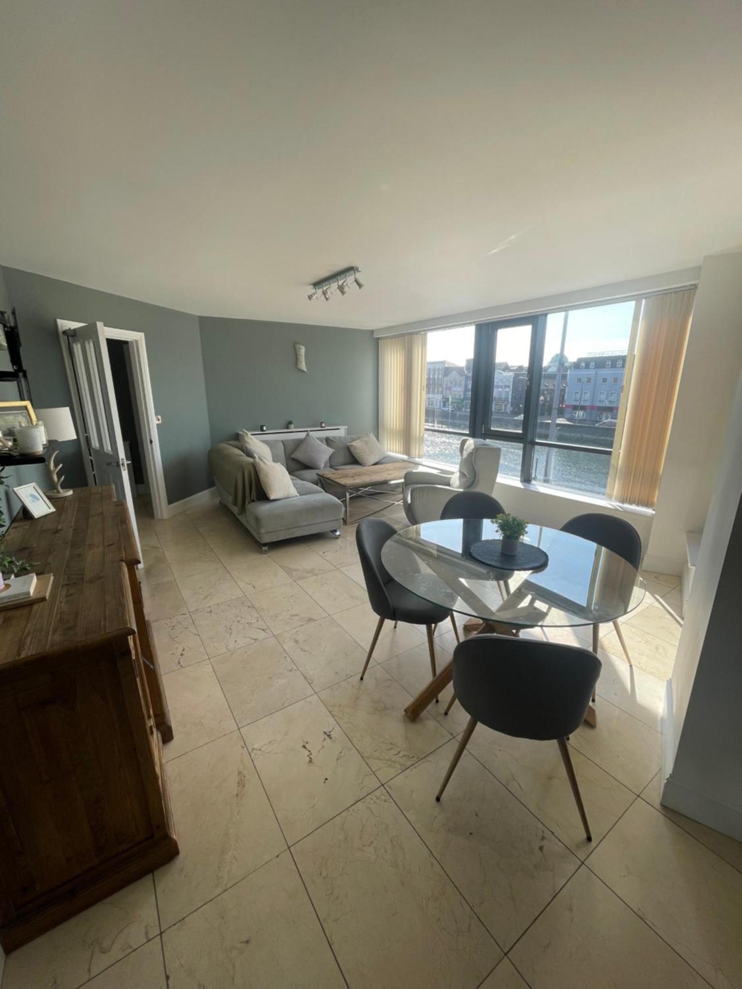 קורק Fabulous And Sunny 2 Bed Apartment, In City Centre מראה חיצוני תמונה