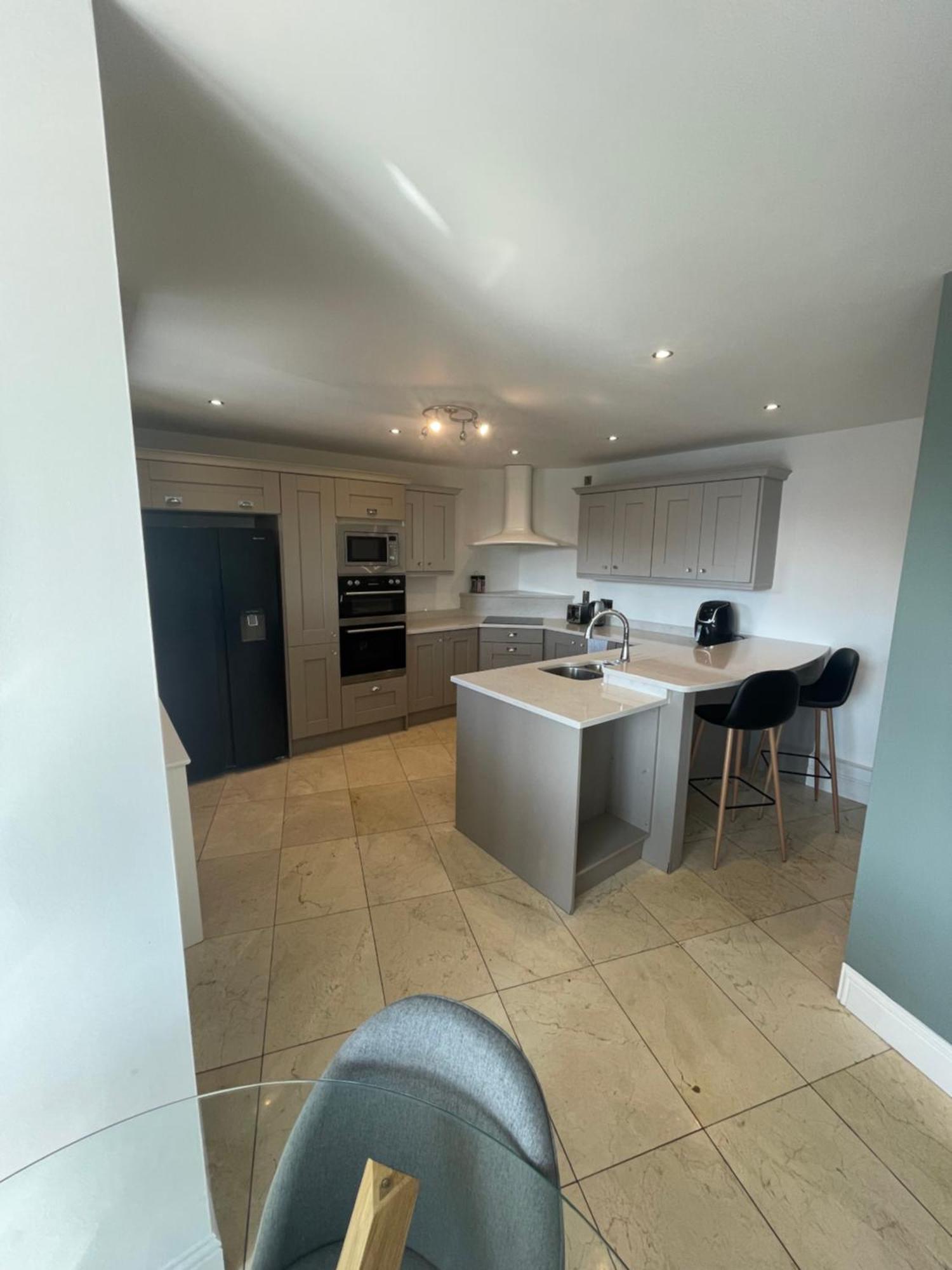 קורק Fabulous And Sunny 2 Bed Apartment, In City Centre מראה חיצוני תמונה
